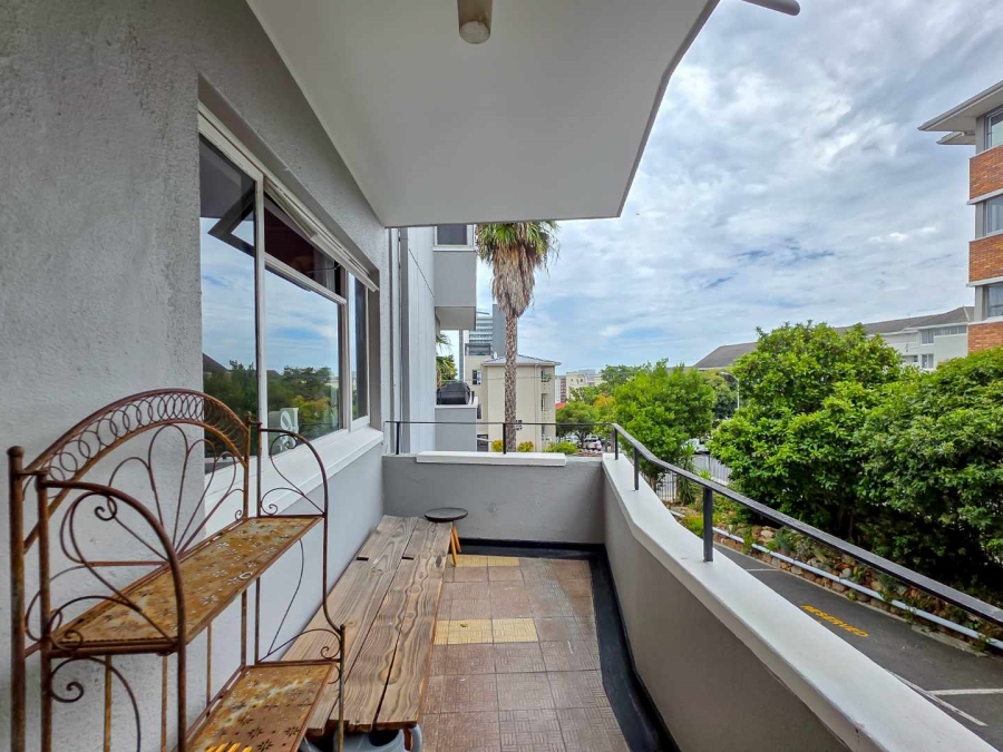 To Let 2 Bedroom Property for Rent in Sea Point Western Cape